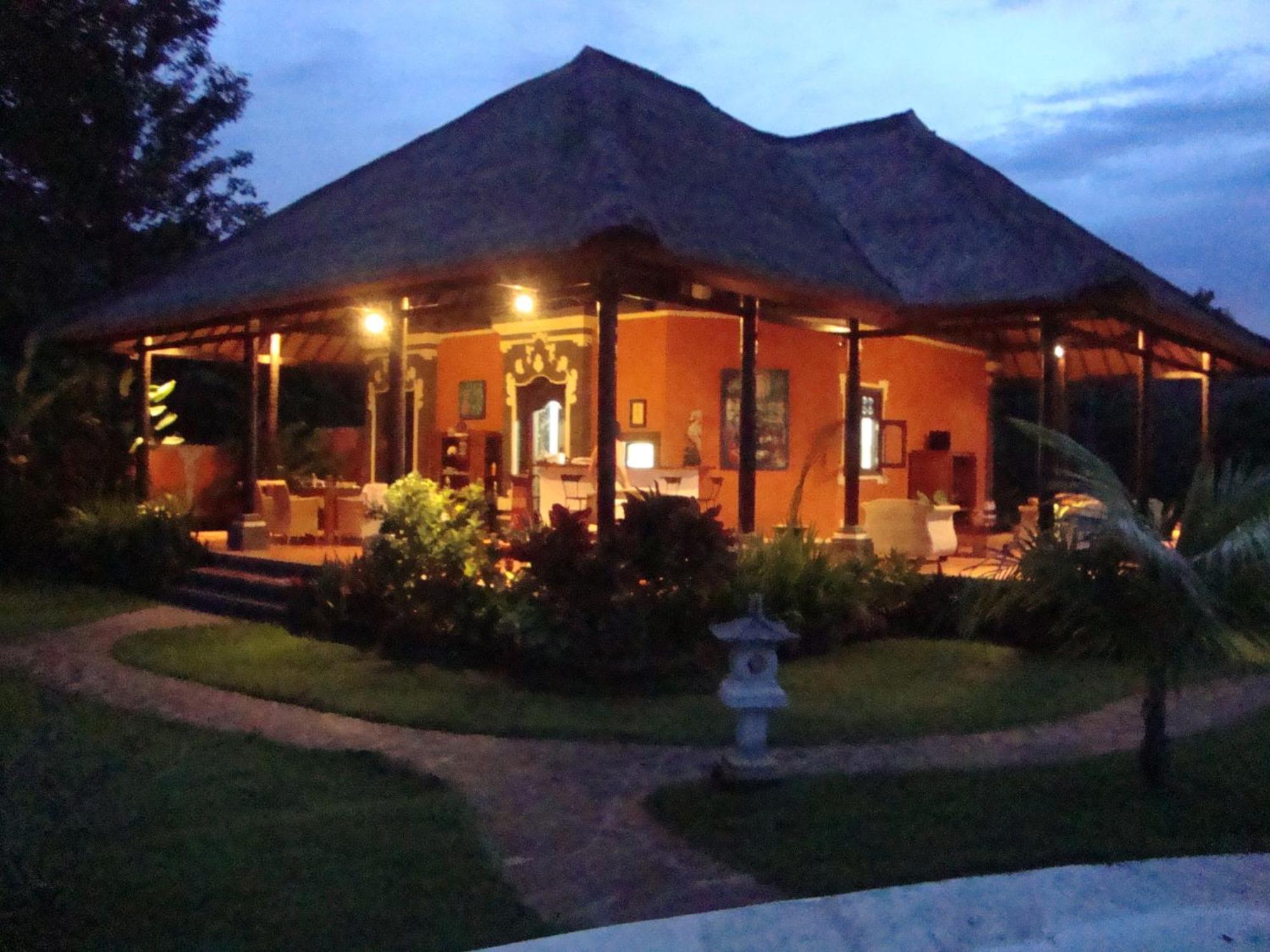 Villa Bali Pondok Jepang ロヴィーナ エクステリア 写真