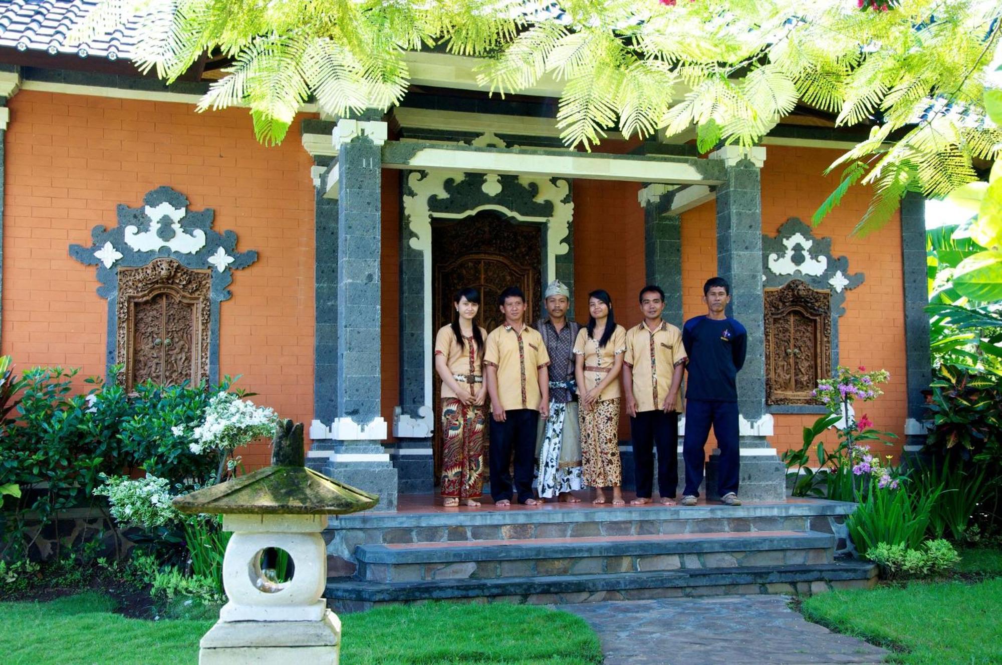 Villa Bali Pondok Jepang ロヴィーナ エクステリア 写真