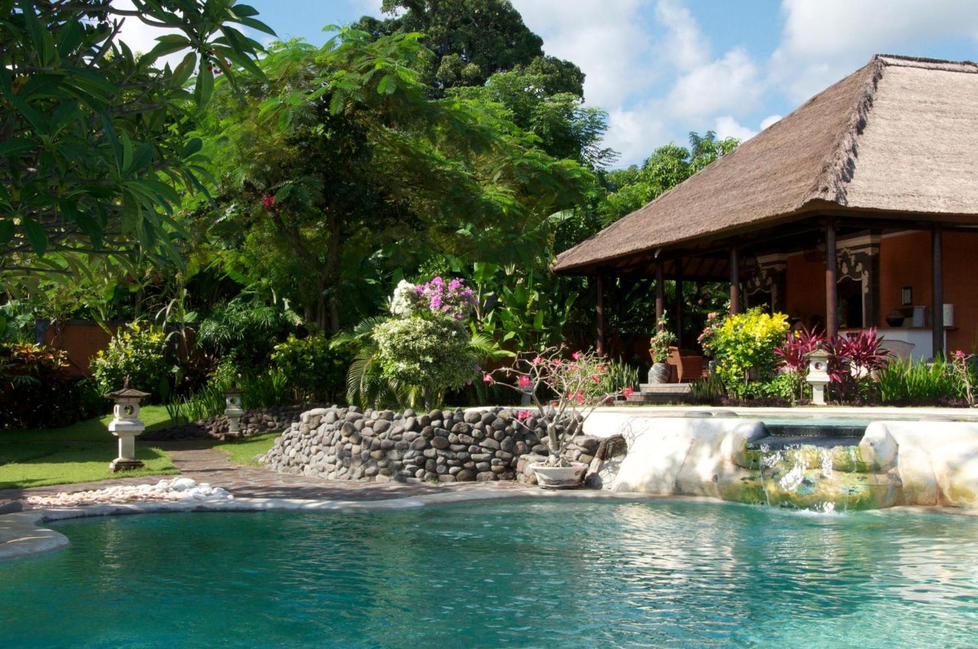 Villa Bali Pondok Jepang ロヴィーナ エクステリア 写真