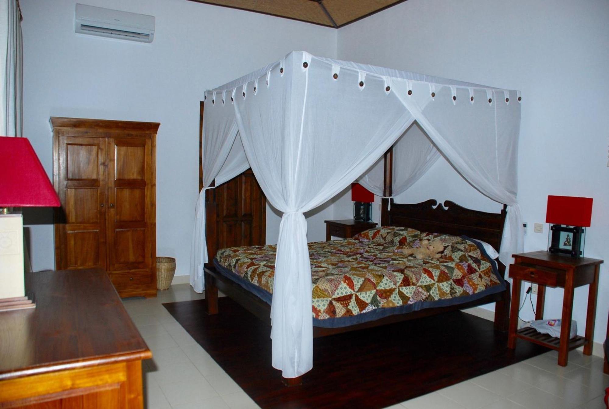 Villa Bali Pondok Jepang ロヴィーナ エクステリア 写真