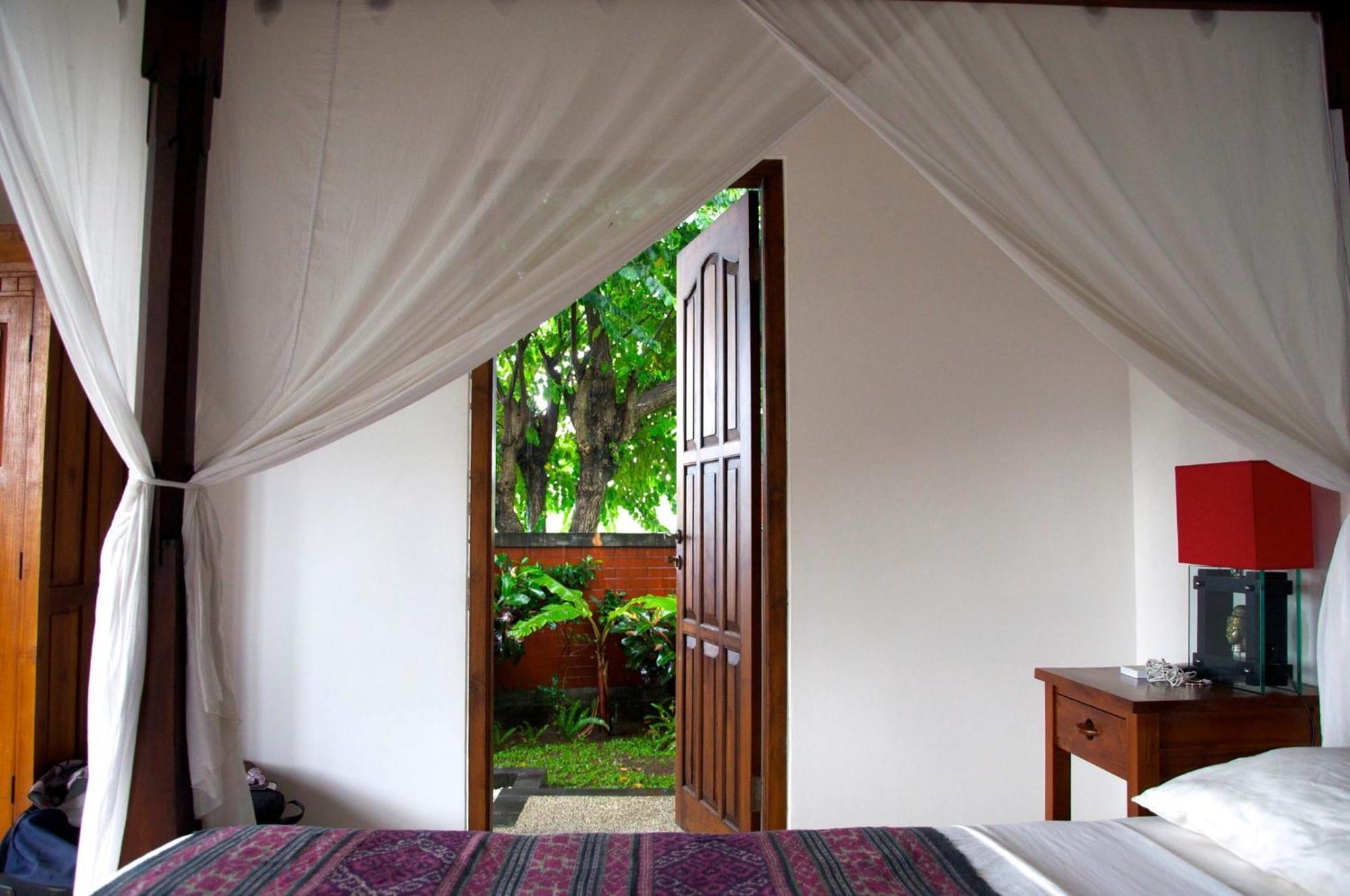 Villa Bali Pondok Jepang ロヴィーナ エクステリア 写真
