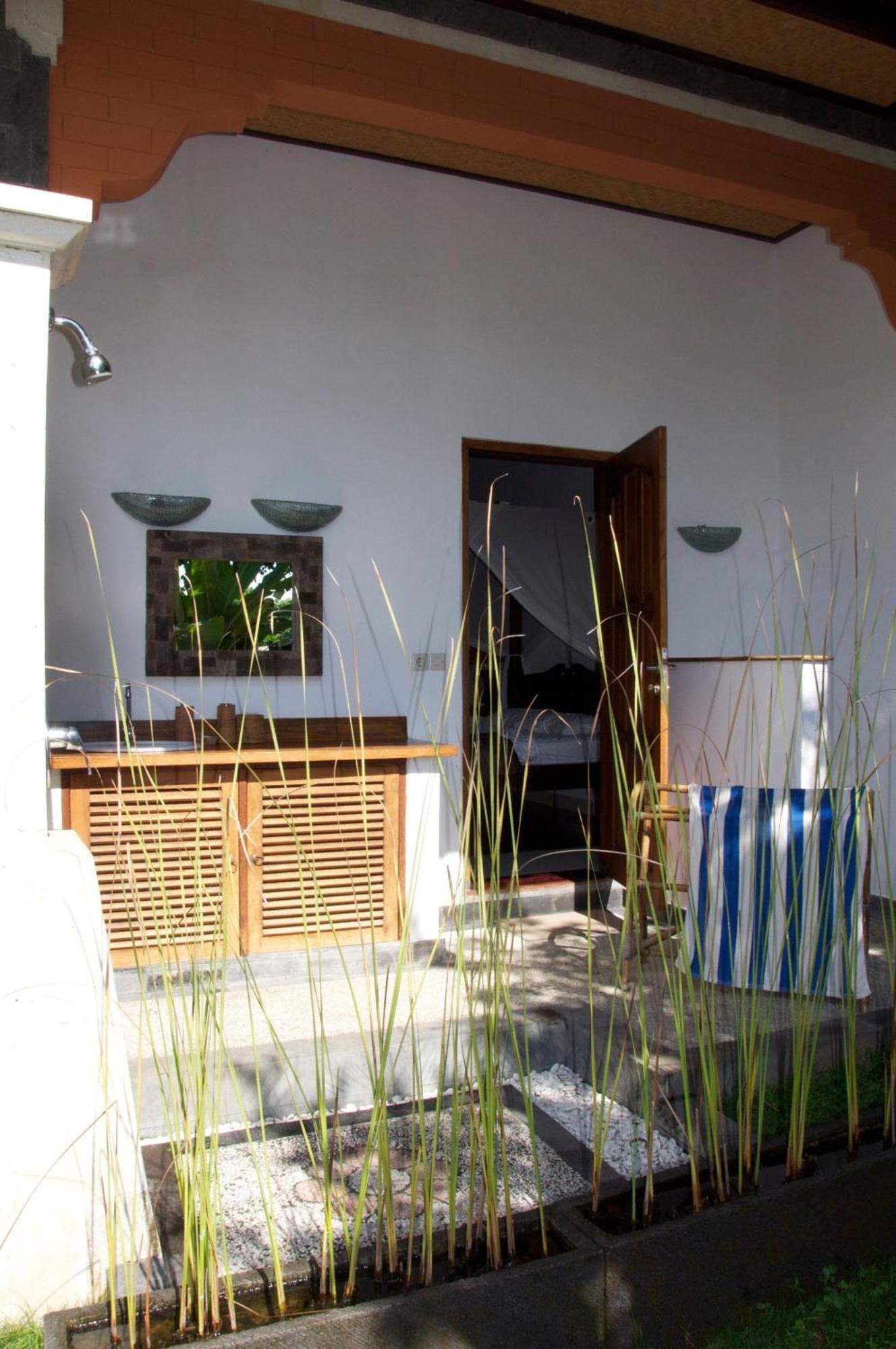 Villa Bali Pondok Jepang ロヴィーナ エクステリア 写真